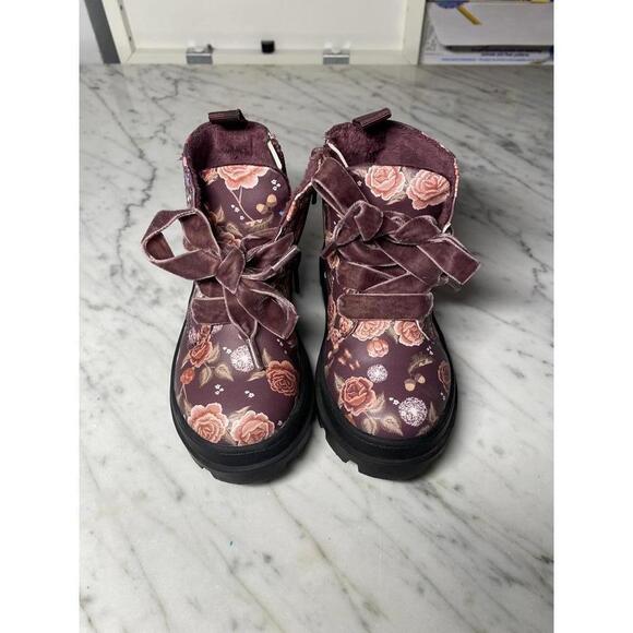 H&M Other - H&M girls floral print burgundy combat boots size 6.5